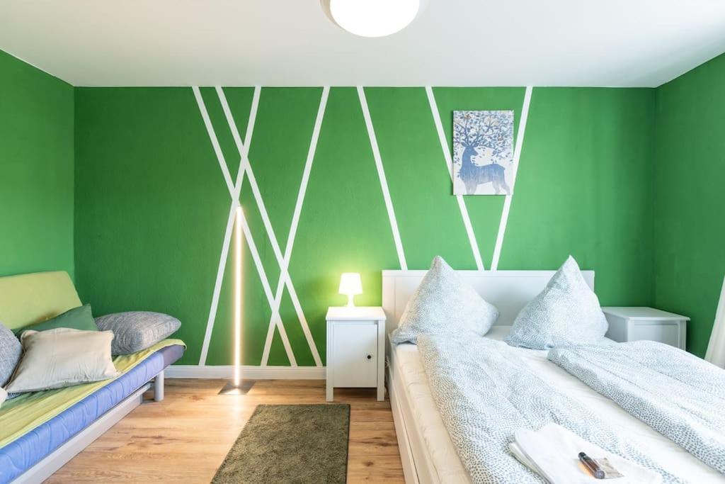 Nature Inspiration Apartment With Balcony & Grill Bbq In Duisburg Mitte Central Station 10 Mins & Big Tv With Photo Lights Екстер'єр фото